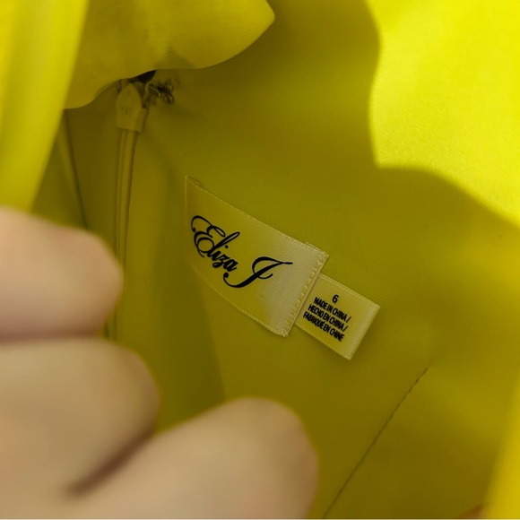 Eliza J Yellow Floral Halter Neck Maxi Dress - Picture 3 of 8